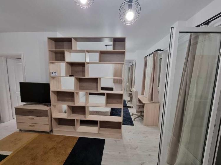 Garsonieră decomandată în Central