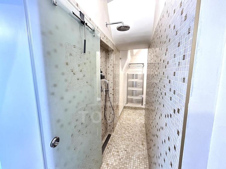 Apartament cu 4 camere decomandat în Central