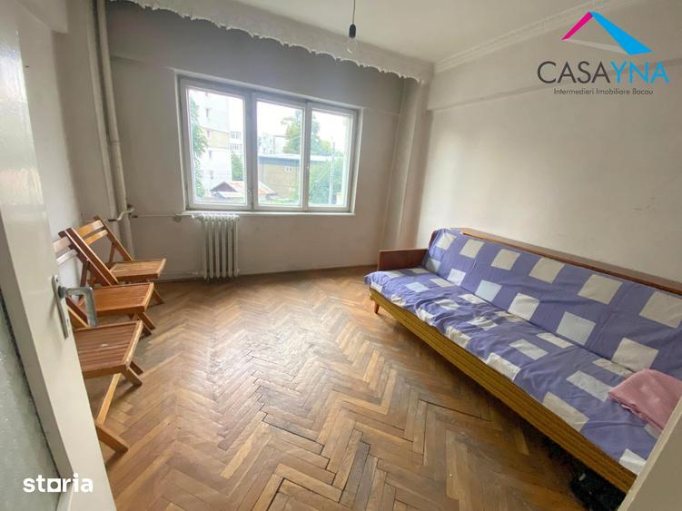 Apartament cu 3 camere decomandat în Republicii