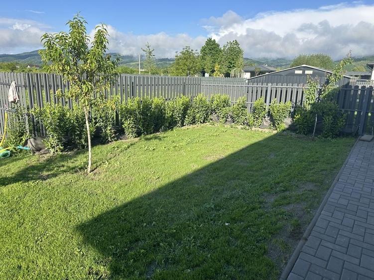 Casă cu 3 camere cu Teren 1100 Mp în Bujoreni