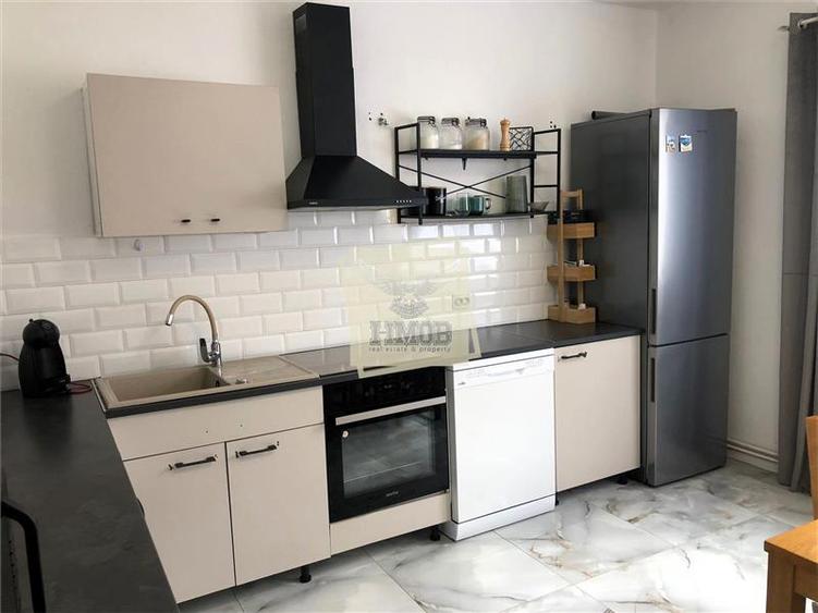 Casă individuală cu 4 camere cu Canalizare în Central