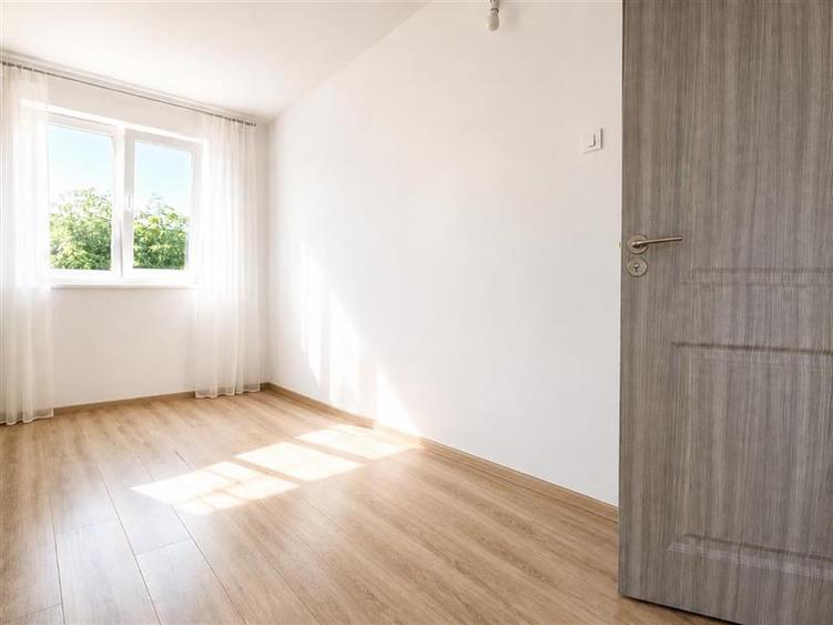 Apartament cu 2 camere decomandat în Astra