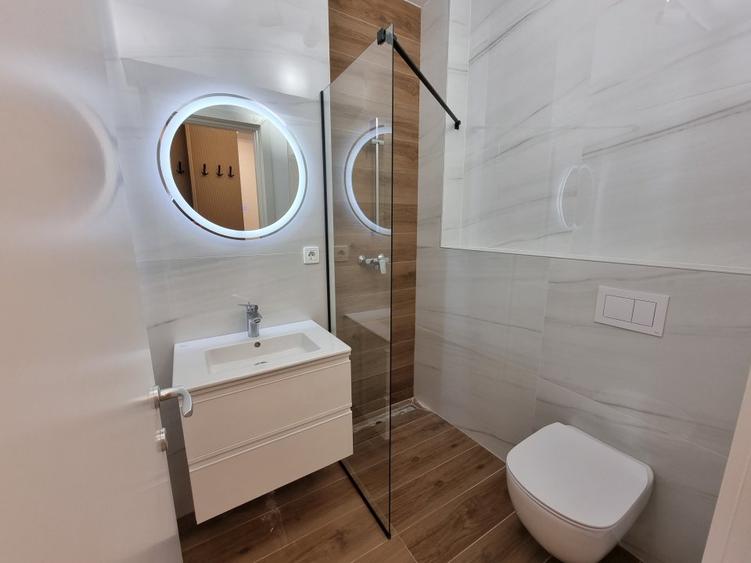 Apartament cu 3 camere semidecomandat, mobilat în Sisești
