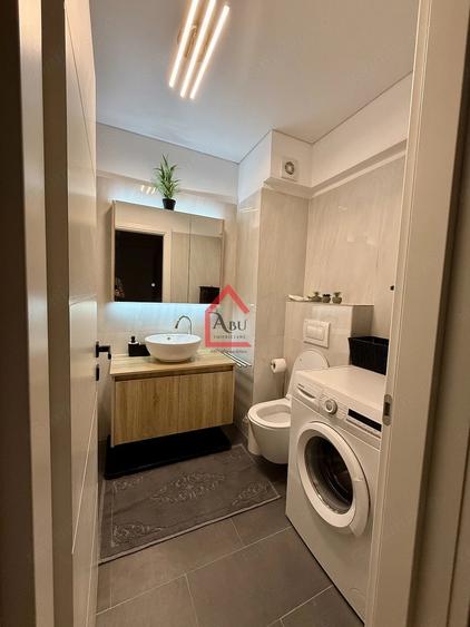 Apartament cu 2 camere semidecomandat în Filiași