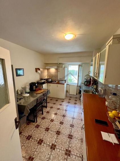 Apartament cu 3 camere decomandat în Cug