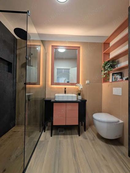 Apartament cu 3 camere semidecomandat în Central