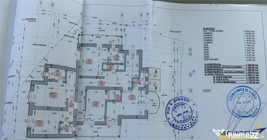 Casă cu 9 camere cu Teren 843 Mp în Central