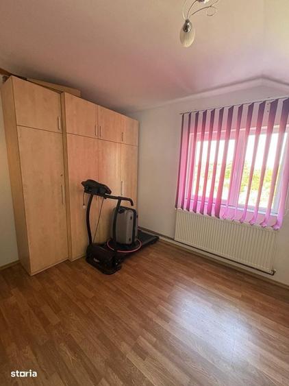 Casă cu 4 camere în Tomești
