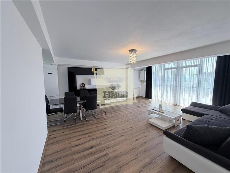 Apartament cu 3 camere decomandat, mobilat în Exterior Est