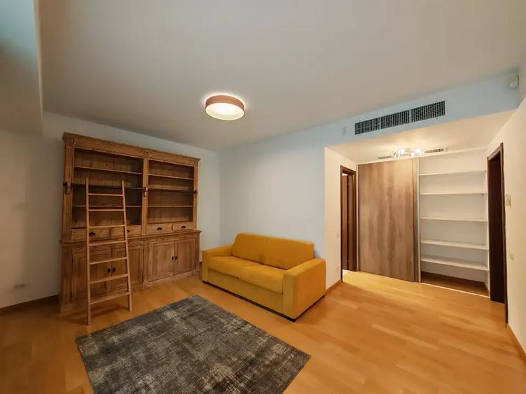 Apartament cu 3 camere semidecomandat, mobilat în Kiseleff