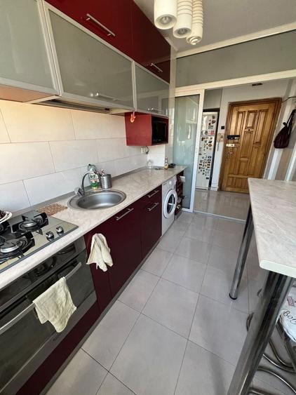 Apartament cu 3 camere semidecomandat, mobilat în Iancului