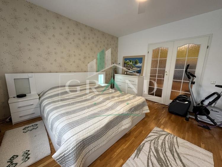 Casă individuală cu 4 camere cu Canalizare în Dâmbul Rotund