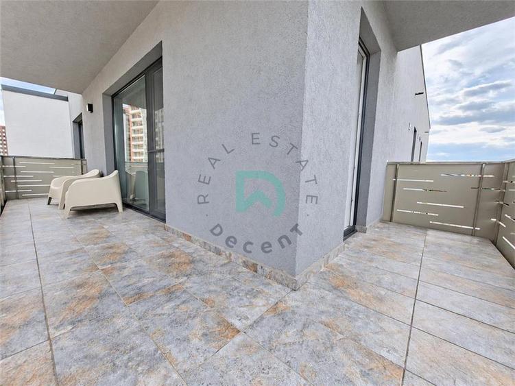 Apartament cu 3 camere decomandat în Tractorul