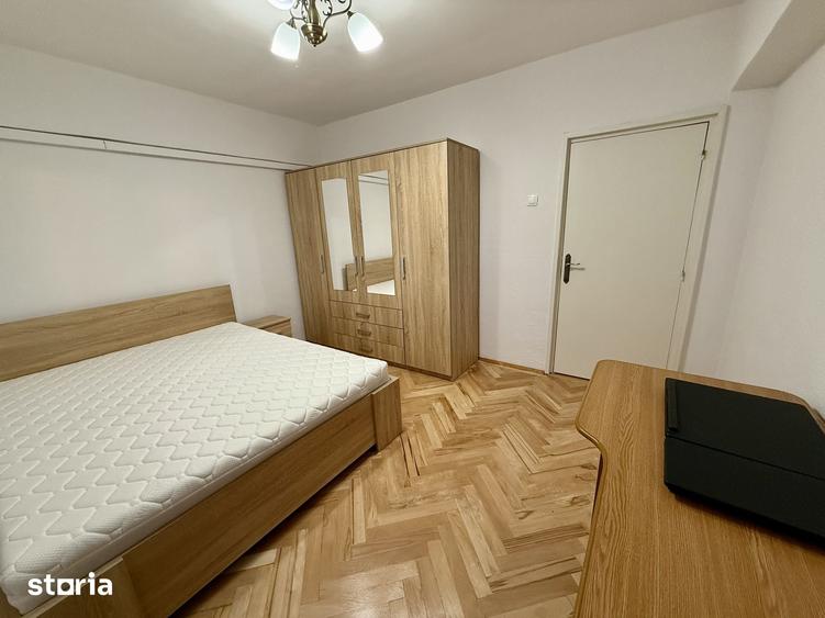 Apartament cu 3 camere în Calea București