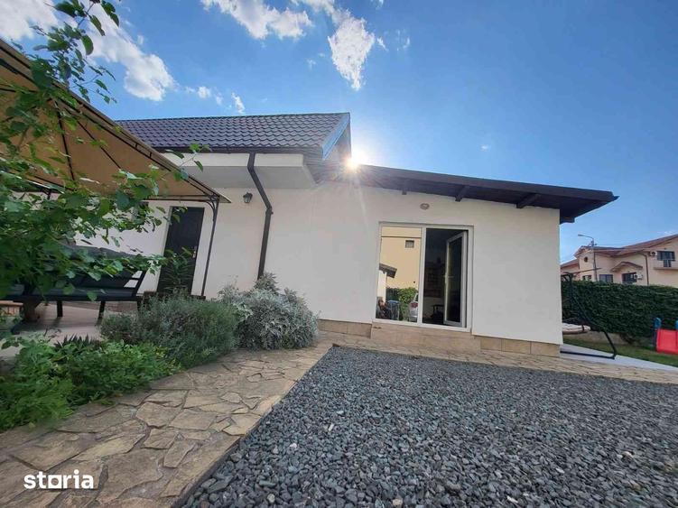 Casă cu 10 camere cu Teren 466 Mp în Central
