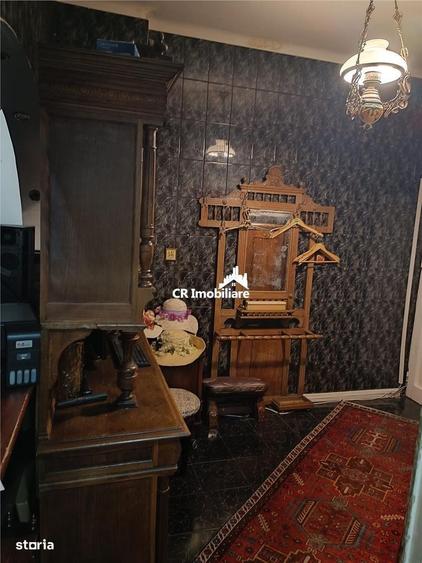 Apartament cu 4 camere semidecomandat în Ultracentral