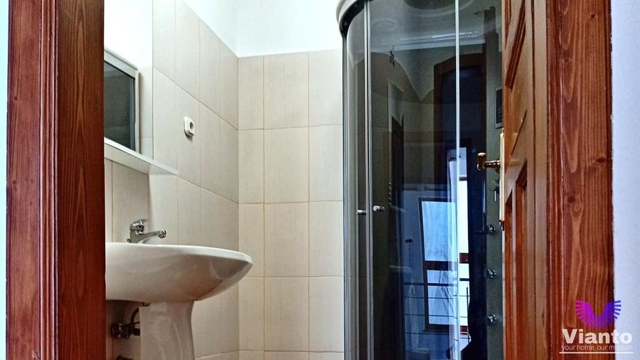 Casă individuală cu 4 camere cu Canalizare în Lazaret