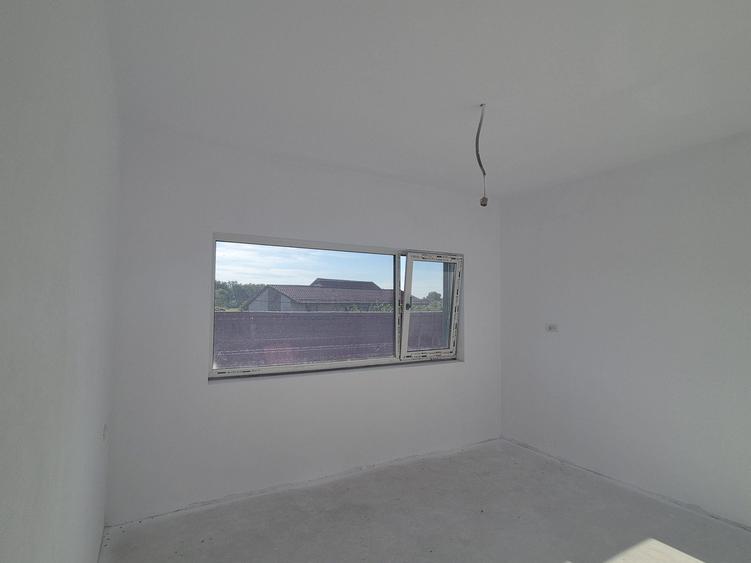 Casă cu 3 camere în Ghiroda