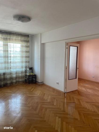 Apartament cu 3 camere decomandat în Tudor