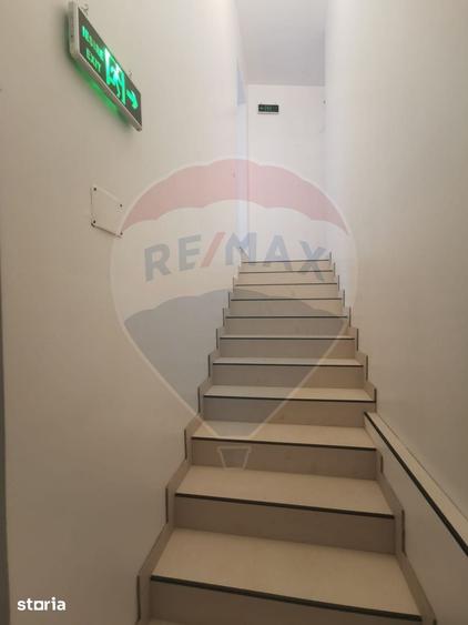 Spațiu comercial, de 245 mp, în Tei