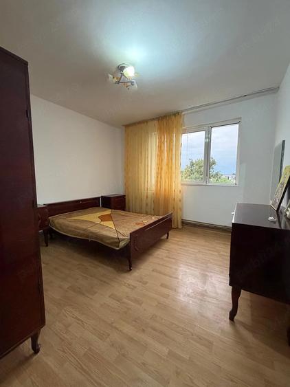 Apartament cu 3 camere decomandat în Micro 13