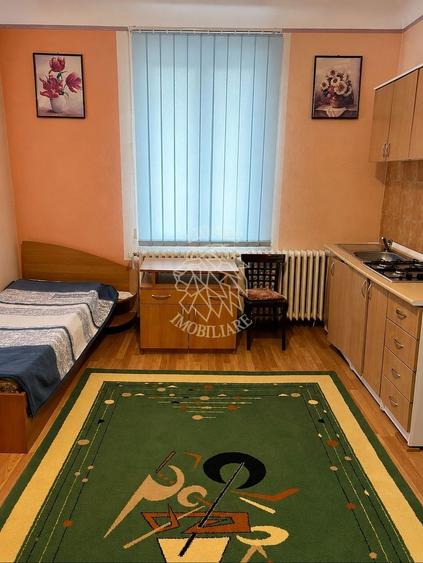 Casă cu 5 camere cu Canalizare în Ultracentral