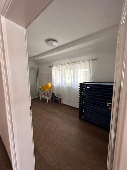 Casă cu 3 camere cu Teren 300 Mp în Central
