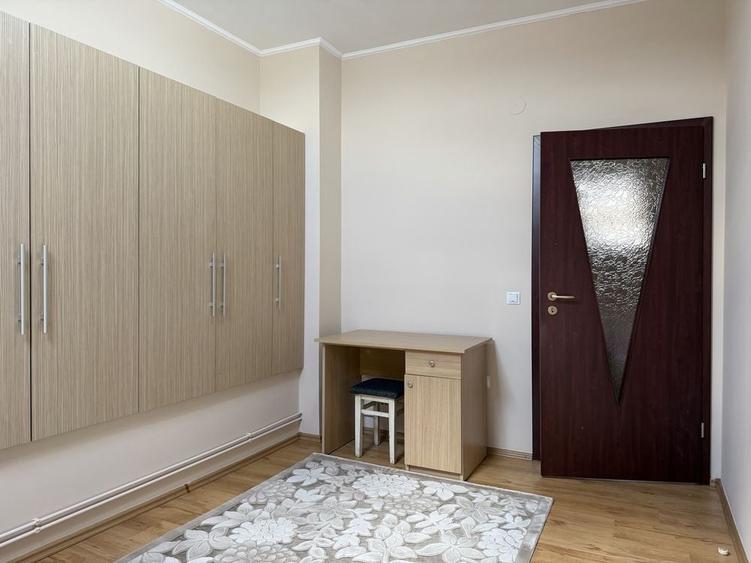 Casă cu 3 camere cu Teren 100 Mp în Central