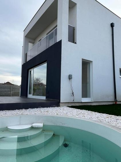 Casă individuală cu 5 camere cu Canalizare în Oncea