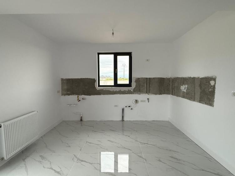 Casă cu 5 camere cu Teren 500 Mp în Ciorogârla