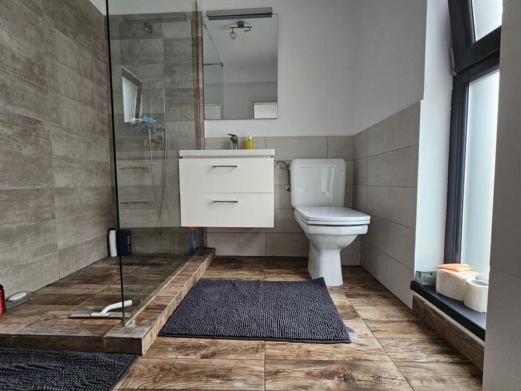 Casă cu 4 camere cu Teren 170 Mp în Berceni