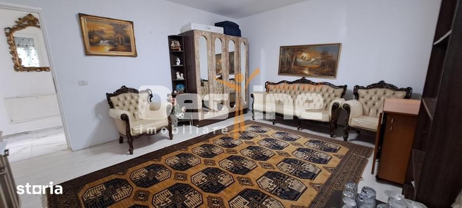 Casă cu 8 camere cu Teren 300 Mp în Ciurea
