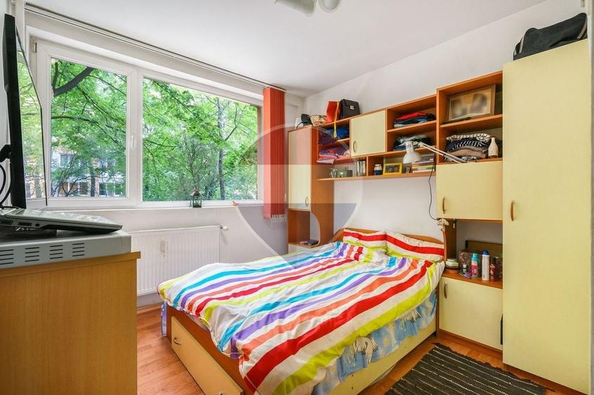Apartament cu 3 camere semidecomandat, mobilat în Drumul Taberei