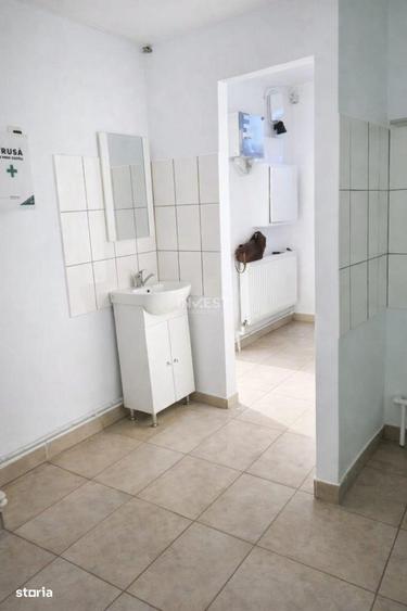 Spațiu comercial, de 80 mp, în Nicolina