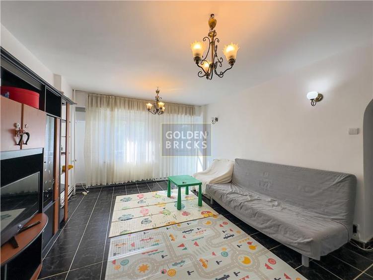 Apartament cu 3 camere semidecomandat, mobilat în Aviației