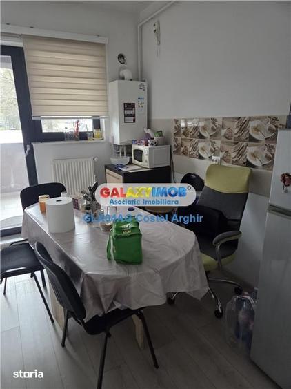 Apartament cu 3 camere în Craiovei