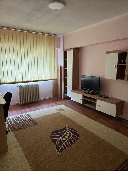 Apartament cu 2 camere decomandat în Soarelui
