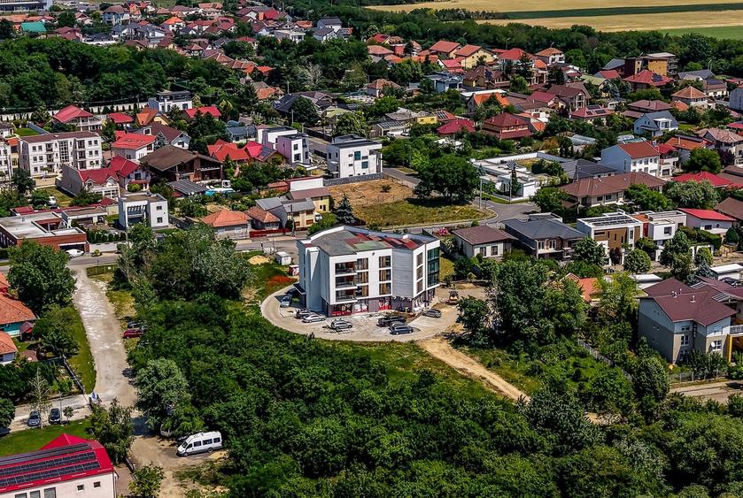 Apartament cu 2 camere decomandat în Subcetate
