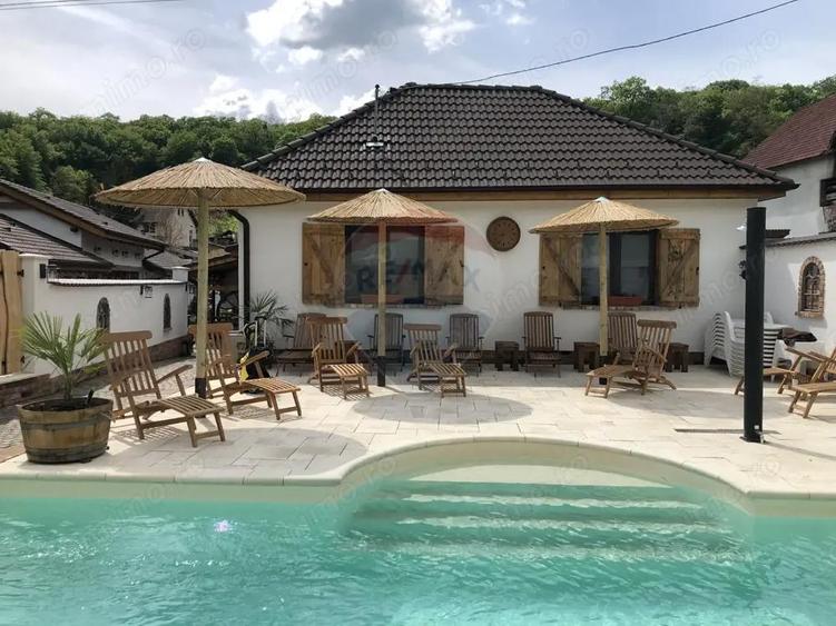 Casă cu 6 camere cu Teren 3900 Mp în Mediaș
