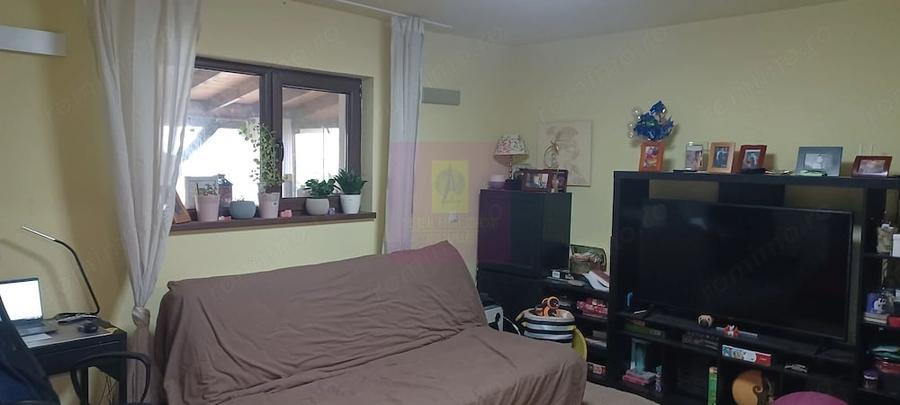 Casă cu 4 camere cu Teren 500 Mp în Săbăreni