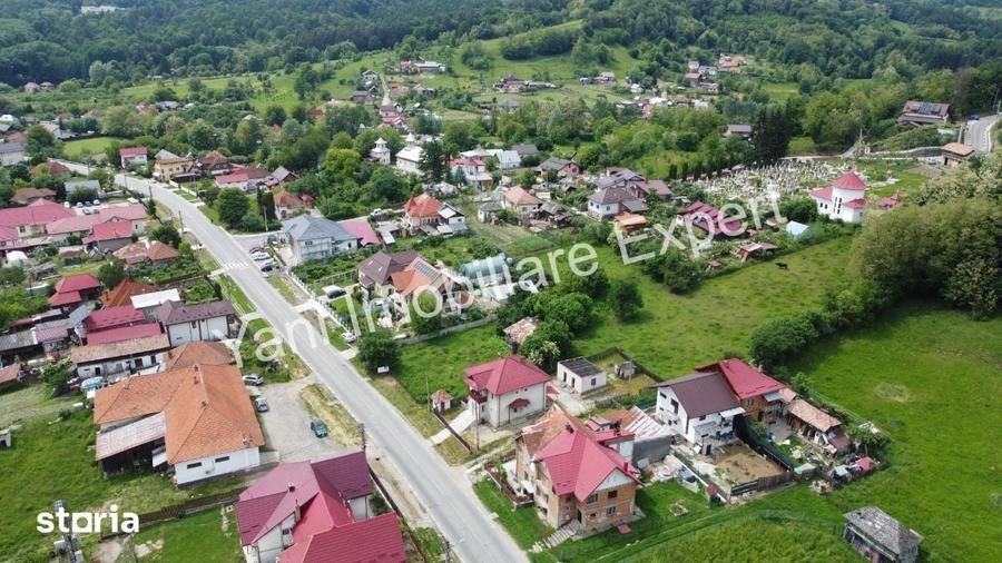 Teren de 5500 mp, în Valea Iașului