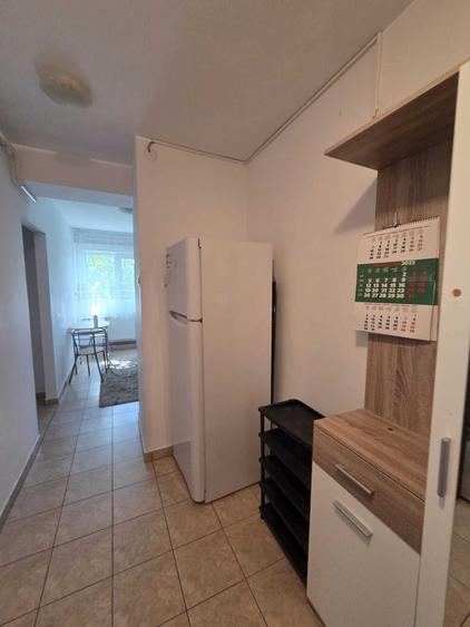 Inchiriez apartament mobilat, situat pe Bulevardul Carol, aproape de Universitate, la etajul 4/7 - 12