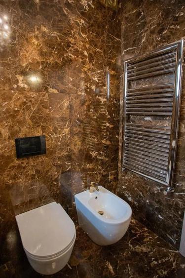 Apartament cu 4 camere decomandat în Herăstrău
