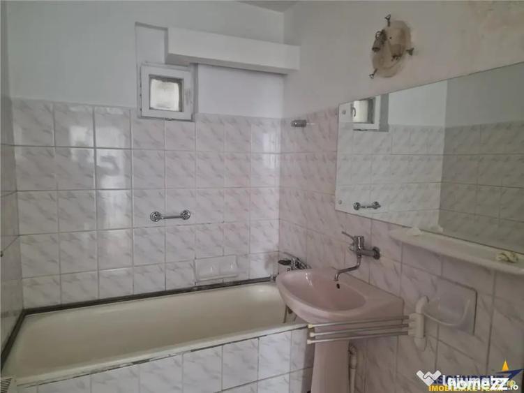 Apartament cu 3 camere decomandat în Centrul Civic