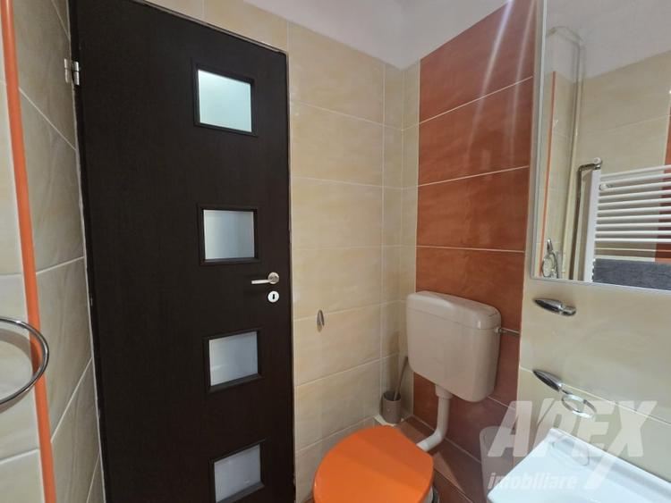 Apartament cu 2 camere semidecomandat, mobilat în P-ța Alba Iulia