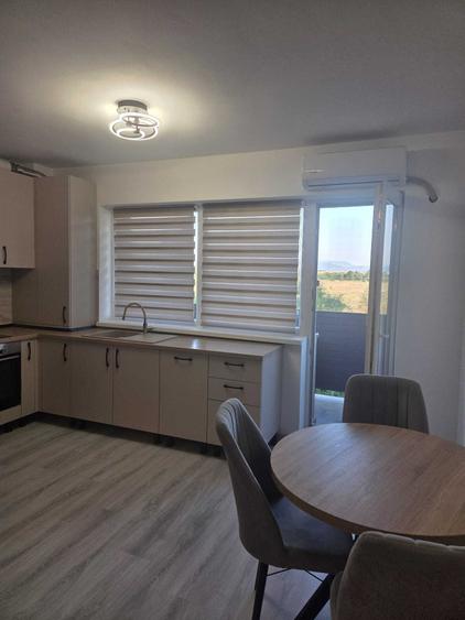 Apartament cu 2 camere semidecomandat în Sânpetru
