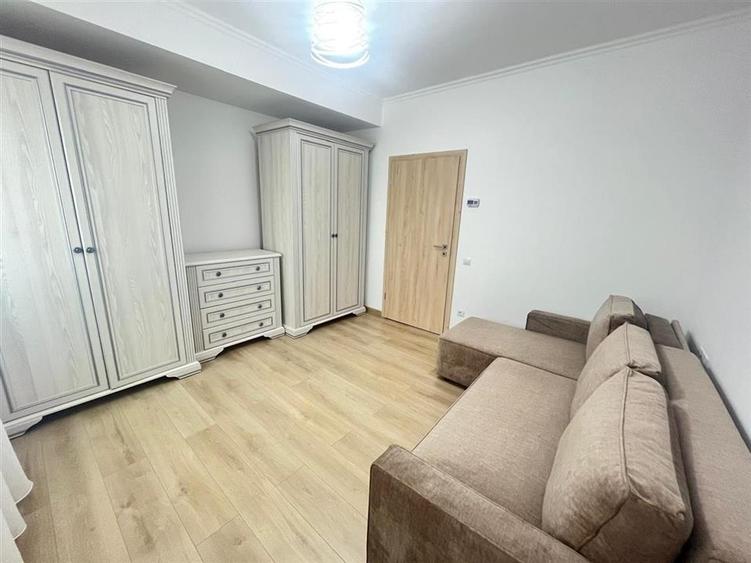 Apartament cu 3 camere decomandat, mobilat în Central
