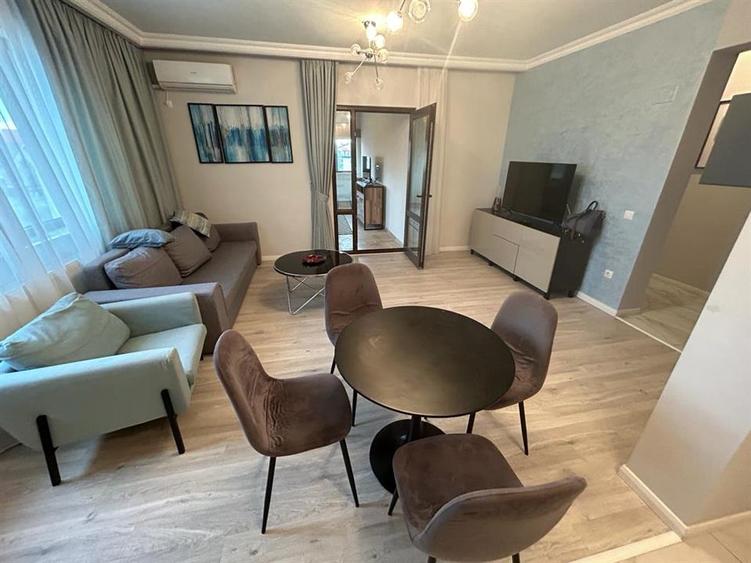 Apartament cu 3 camere decomandat în Albert