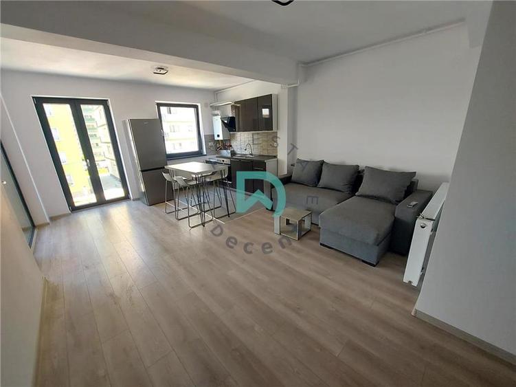 Apartament cu 2 camere decomandat în Tractorul