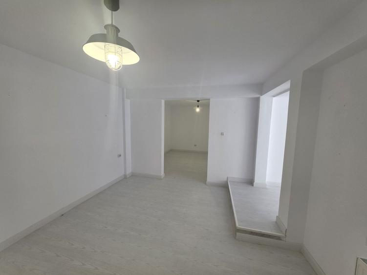 Casă cu 4 camere cu Teren 252 Mp în Sârbi